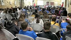 Parte de los Fempa los distribuyen los Grupos de Acci�n Local do Sector Pesqueiro (GALP), que organizan actividades como esta en Muros, promovida por el GALP Seo de Fisterra R�a de Muros e Noia