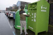 Uno de los contenedores de Humana est� en la calle Pintor Manuel Facal. 