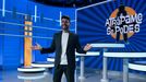 O presentador Rodrigo V�zquez, no plat� do concurso �Atr�pame se podes�