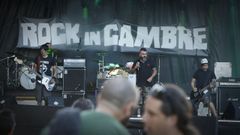 Imagen de una edici�n pasada del Rock in Cambre con Less Fortunate Song