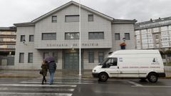 Fachada del edificio de la comisar�a de Viveiro