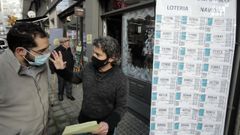 El lotero de Lugo que esconde 25 d�cimos en el barrio para que los vecinos los encuentren