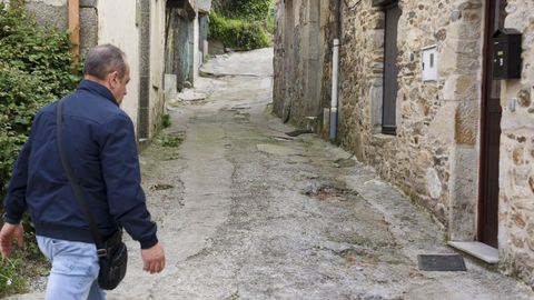 As� est� el camino de acceso a una de las viviendas. 