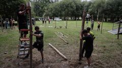 Pandillas de romeros comenzaron este lunes a montar las casetas en el valle del Landro