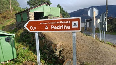 Otro de los letreros tursticos de la ruta de las cascadas de Quiroga