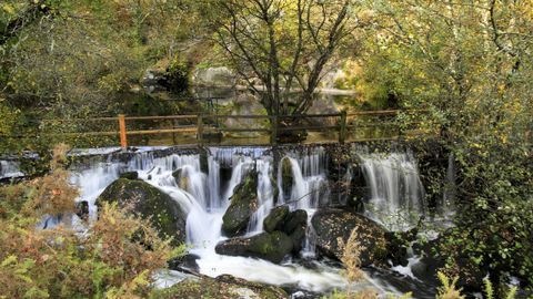 La Ruta dos Muiños sigue el cauce del río Mera
