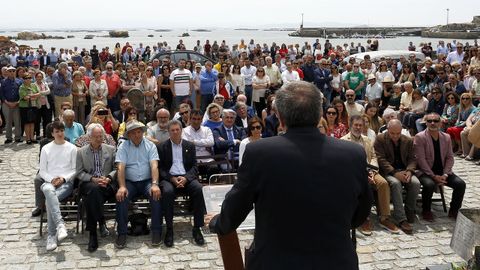 ACTO DEL HOMENAJE A PLACIDO BETANZOS EN EL QUE BAUTIZOCON SU NOMBRE EL PASEO MARITIMO DE PALMEIRA