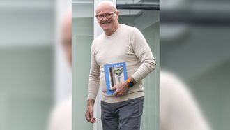 Enrique Abati, ex farero de la Isla de Ons y coautor de libro Rojo a babor 