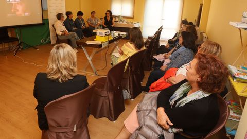Otras mujeres acudieron a escuchar sus testimonios, les hicieron consultas y les trasladaron todo su apoyo y admiración