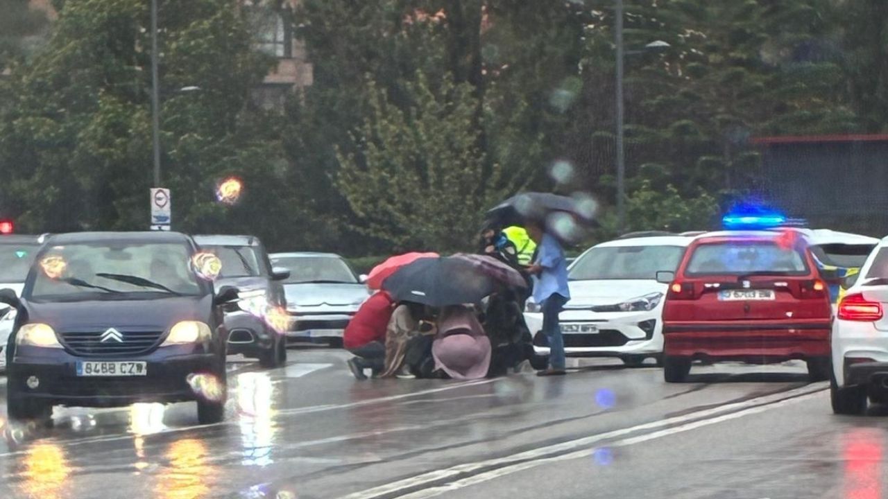Una mujer resulta herida tras ser atropellada por un coche en la calle ...