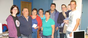 Suso Cape�ns y Olalla Li�ares enrtegaron los seis premios del concurso desarrollado en Barcala. 