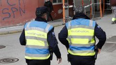 Foto de archivo de agentes de la Polic�a Local viveirense, que se ocup� de instruir las diligencias del accidente