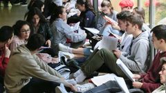 La selectividad es el primer momento en  que todos los alumnos de la escuela p�blica y de la privada comparten una misma aula y actividad