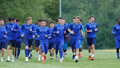 Jugadores del Real Oviedo en El Requexn