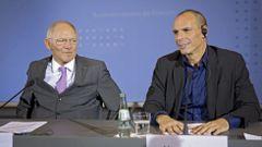 El ministro de Finanzas griego, Yanis Varufakis, y su hom�logo alem�n, Wolfgang Sch�uble
