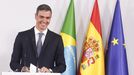 El presidente del Gobierno, Pedro S�nchez, en una rueda de prensa en Barcelona tras presidir la primera cumbre bilateral entre Espa�a y Brasil. 