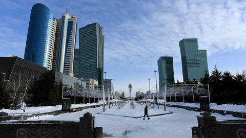 Astana, una ciudad de 800.000 habitantes y poblada de rascacielos futuristas, es capital de Kazajistn desde 1997 