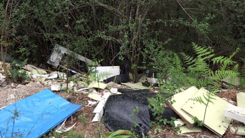 VERTEDEROS  INCONTROLADOS EN LA COMARCA DEL BARBANZA