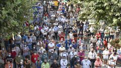 Parte de los asistentes a la concentraci�n de este s�bado, ante la casa consistorial de Bueu