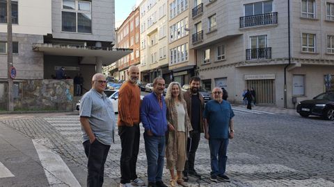 Familiares de los Carballo y miembros de Memoria Hist�rica Democr�tica, ante los juzgados de Ferrol