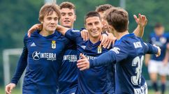 Los jugadores del Vetusta celebran el gol de Miguel Cuesta al Berganti�os