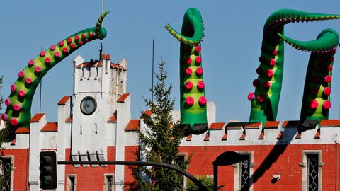 Fachada de la F�brica de Armas de La Vega, en Oviedo, que recibe a los visitantes de la primera edici�n del Festival Internacional de Cultura Transversal de Oviedo