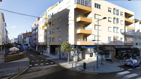 Sucursal donde se produjo el atraco, en el centro de Burela