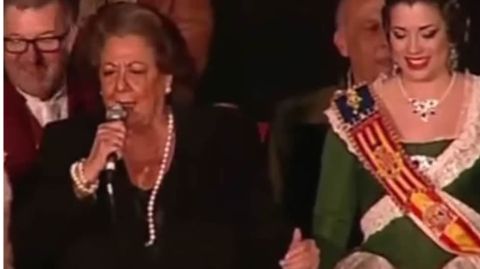 El da del famoso caloret. La alcaldesa de Valencia, Rita Barber, dej a los valencianos verdaderamente sorprendidos despus de su discurso durante el tradicional acto de la crida de las Fallas. 