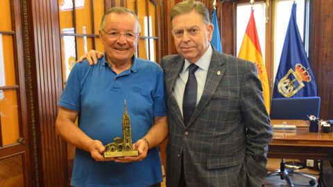 El peregrino Benjam�n �lvarez Men�ndez con Alfredo canteli
