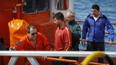 SALVAMENTO MARITIMO TRAE A LOA MARINEROS RESCATADOS EN EL NAUFRAGIO  DE CABO PRIOR
