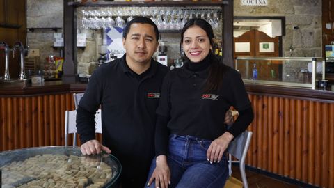 Cristian Torres y Deisy Castillo reabrieron O Lume da Sacra, en el n�cleo de O Pinto, en Esgos