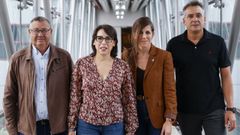 Antonio Blanco, Mar�a Jes�s Lorenzana, Cecilia Tranc�n y Antonio Mart�nez, posando en las instalaciones de La Voz.