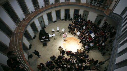 Un concierto de Lugo Camerata, en el patio central de la prisi�n, fue el primer acto cultural para inaugurar este centro