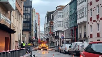 Bomberos en una intervencin en la calle Cordelera