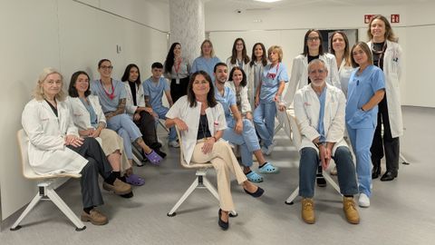 El equipo del servicio de oftalmolog&iacute;a del hospital Ribera Povisa