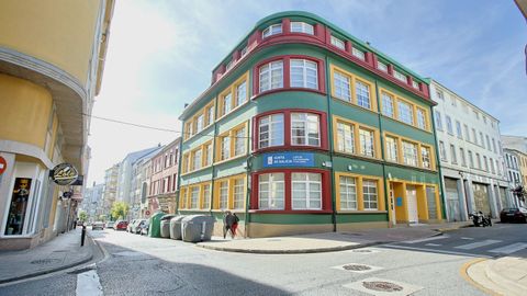 Edificio en la calle Yez Rebolo, hoy Centro de Formacin de Recurso de las Xunta, ideado por Maquieira a inicios de los aos 40