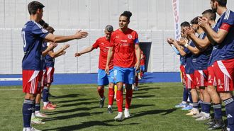 Viti, poco antes de la entrega de la Copa de campeones de la Tercera Federaci�n