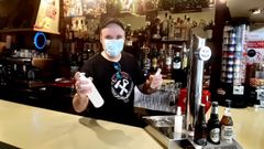 Gustavo Gonz�lez, propietario del caf�-bar Montecristo