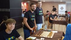 Ajedrecistas del club Xadrez Ourense, en la jornada de liga de Primera Divisi�n.