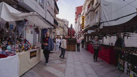 La imagen del santo recorri las calles de O Carballio acompaada por los fieles