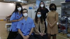 El equipo de Aodem. De izquierda a derecha, Ant�a Manzano y Juan Abal, fisioterapeutas; Luc�a P�rez e In�s Puga, trabajadoras sociales (In�s, en pr�cticas); y Susana Fern�ndez, la presidenta. Falta Fernanda Pati�o, la directora