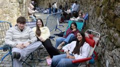 Madrug�n de mam�s, abuelas y adolescentes para comprar las entradas de los conciertos del Albari�o