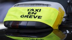Los taxistas franceses declaran la guerra a Uber