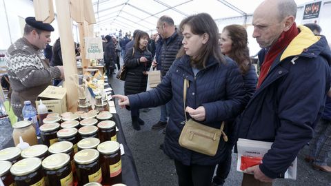 A Feira do Mel da Montaa celbrase na parroquia de Viveir, en Muras.