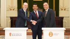 Jes�s V�zquez Almu��a y �ngel Moldes, alcaldes de Baiona y Poio respectivamente