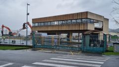 Imagen de las obras de remodelaci�n de las plantas de Inditex en el pol�gono de Sab�n. En la foto, el edificio que alberg� la primera sede de la multinacional