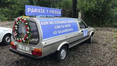 Coche f�nebre electoral de Ciudadanos de Galicia, una candidatura local de Vigo