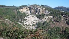 La cantera en desuso se encuentra en terrenos de la comunidad de montes de San Xurxo