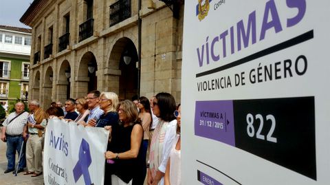 Concentración contra la violencia de género en Avilés