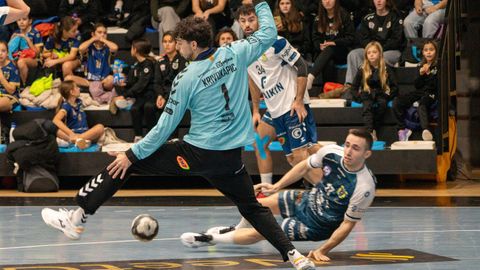 Manu Pérez, en una foto de archivo, fue el máximo goleador del Cangas con seis tantos.